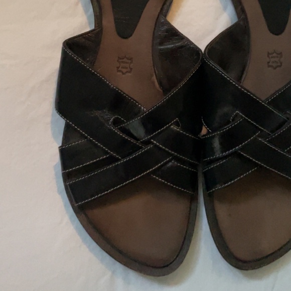 Vero Cuoio Black Leather Sandals - Picture 2 of 3
